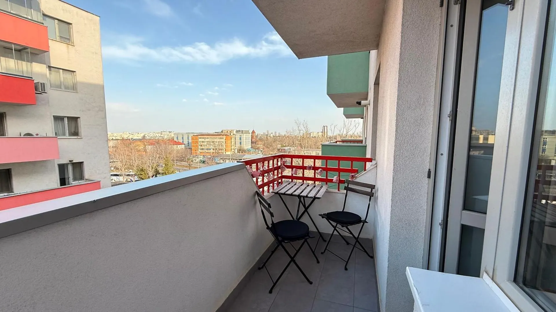 Cozy Central Apartment With Balcony And Self Check-In Rh Living Bucharest