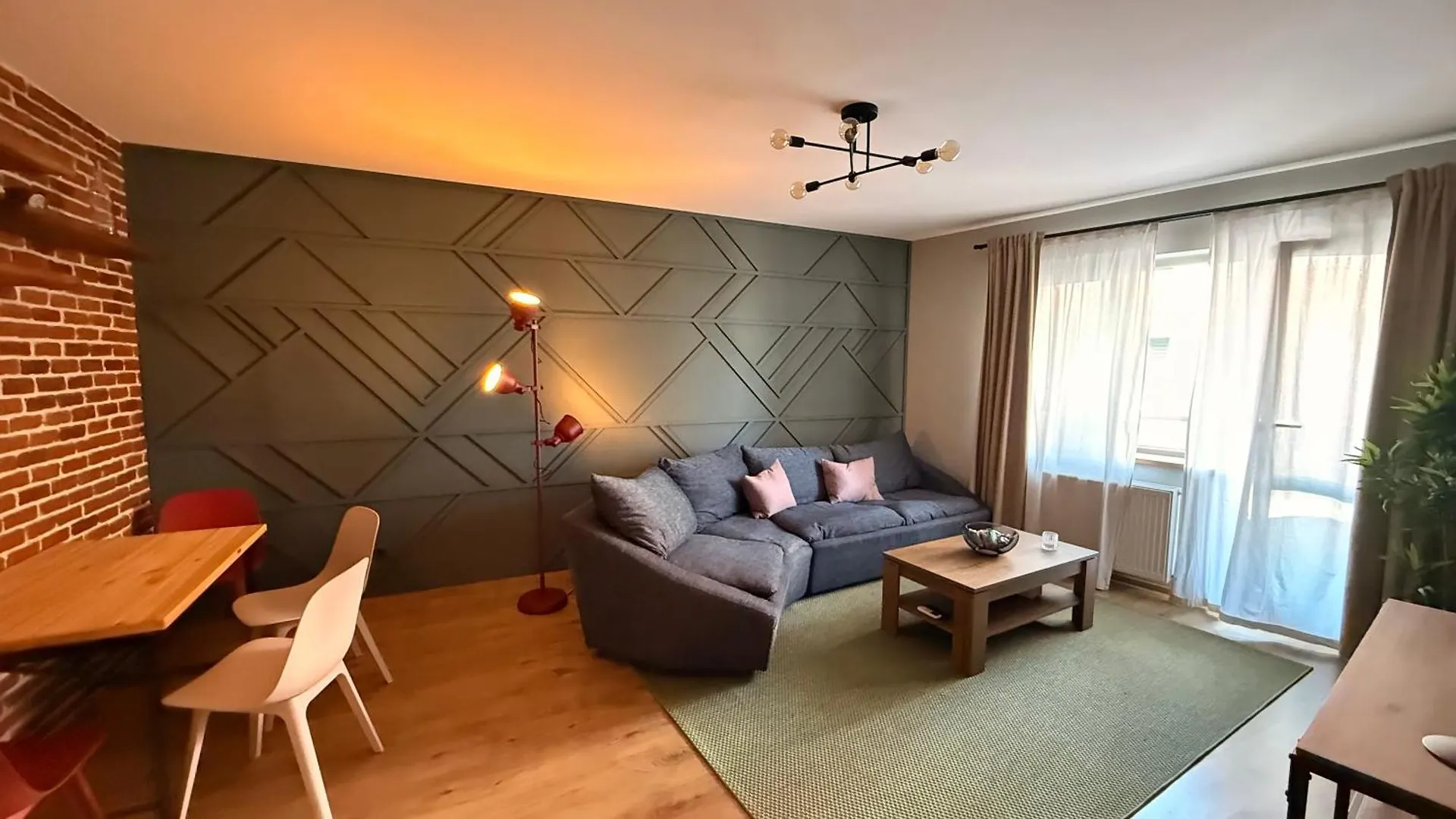 Cozy Central Apartment With Balcony And Self Check-In Rh Living Bucharest Romania
